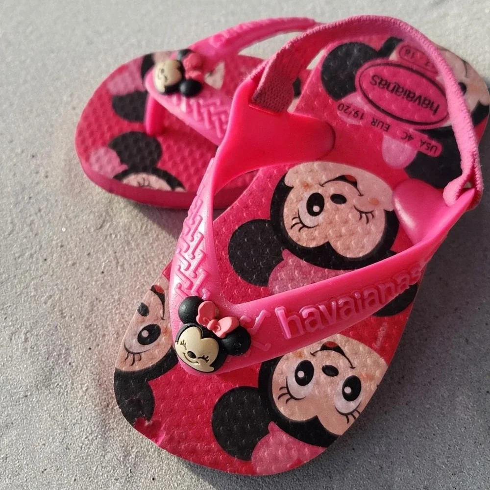 ADORABLE Pink Beach Baby Minnie Mouse Havaianas Pink🎀